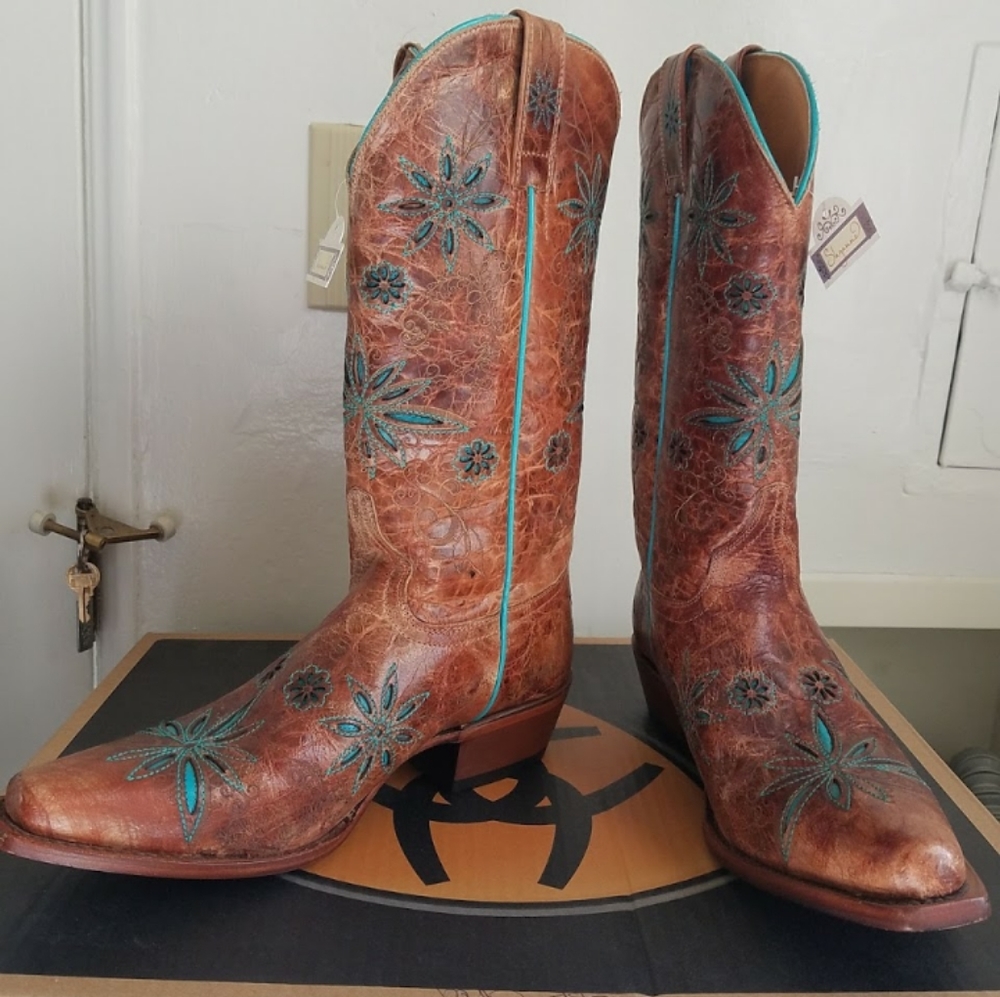 NWT Shyanne Snip Toe 7 1/2 Boots